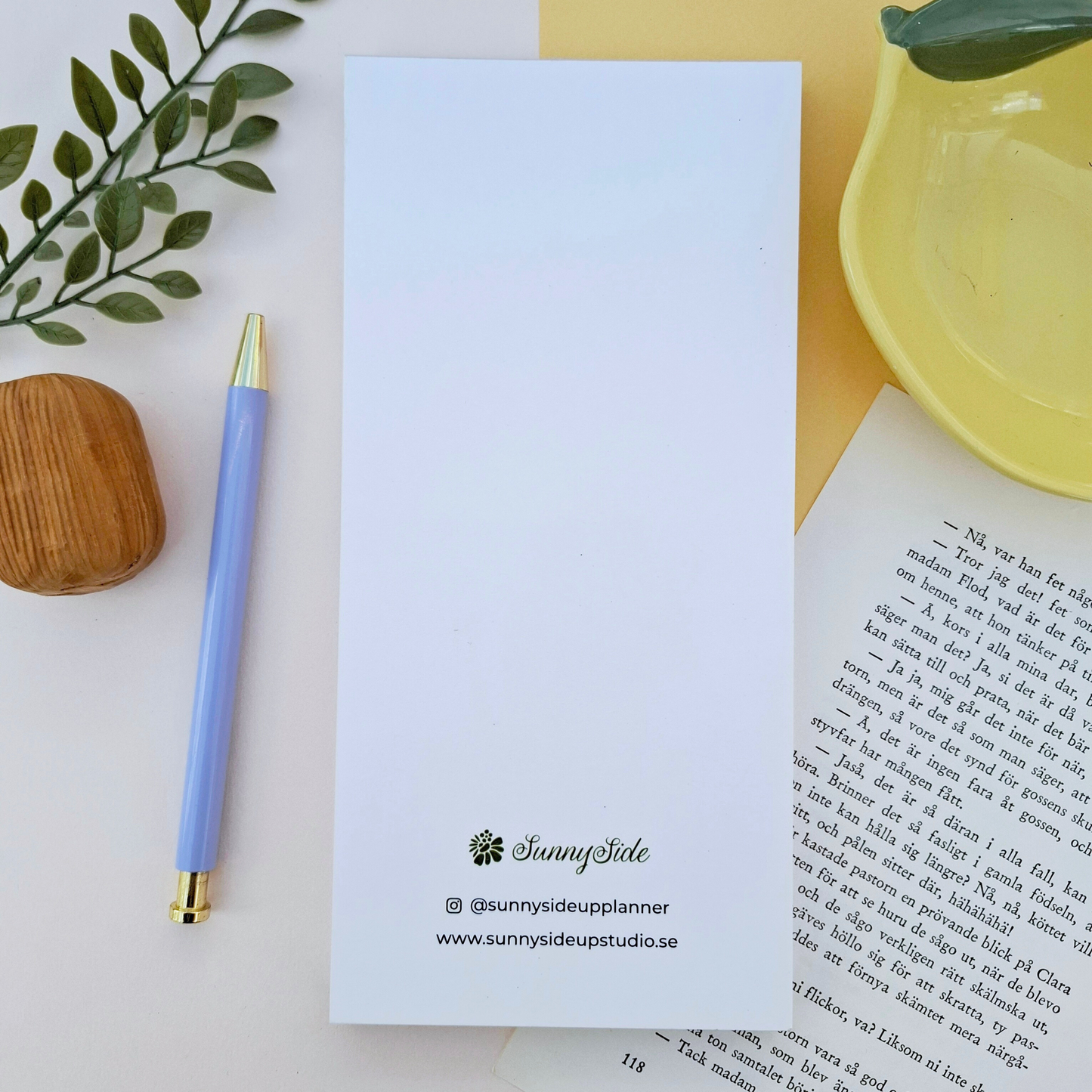 Bookish notepad